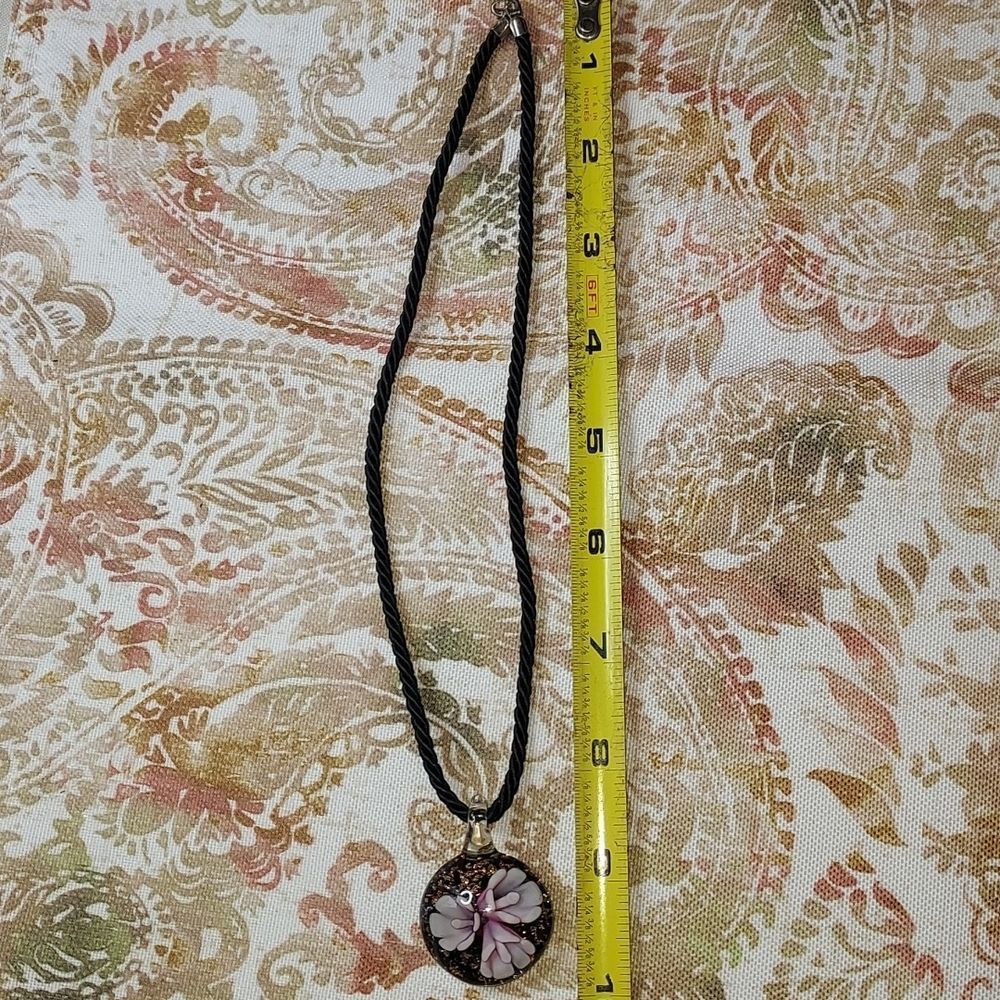 Fused glass floral pendant necklace - Picture 7 of 7